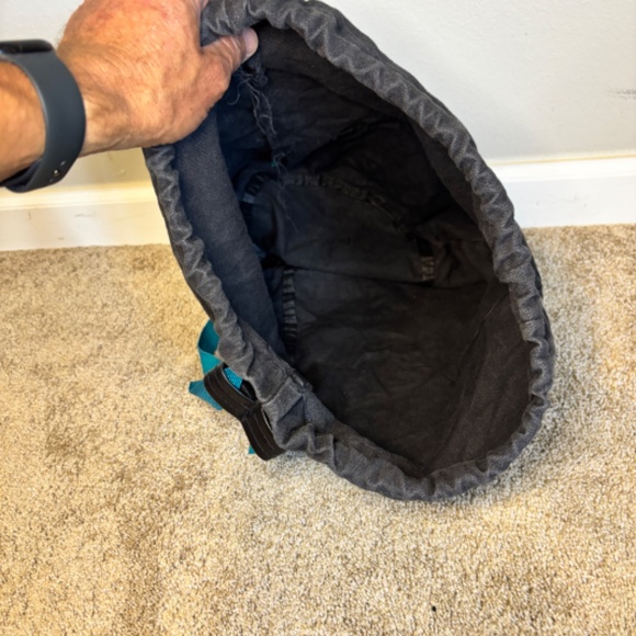 Vintage Reebok Drawstring Backpack - 90s Vibes! - Picture 7 of 10